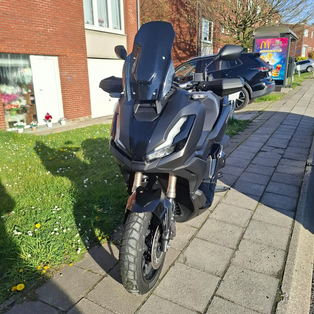 Honda adv 350 2024, Motos, Scooter, Particulier
