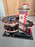 Houten parkeergarage met helikopterplatform, Ophalen of Verzenden, Zo goed als nieuw, Rij- of Hobbelspeelgoed