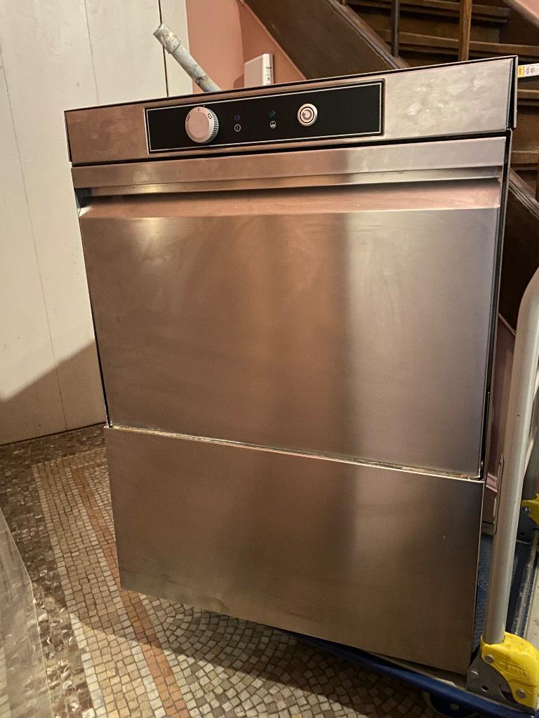 Glazenspoelmachine, Ophalen, Gebruikt, 85 tot 90 cm, 45 tot 60 cm