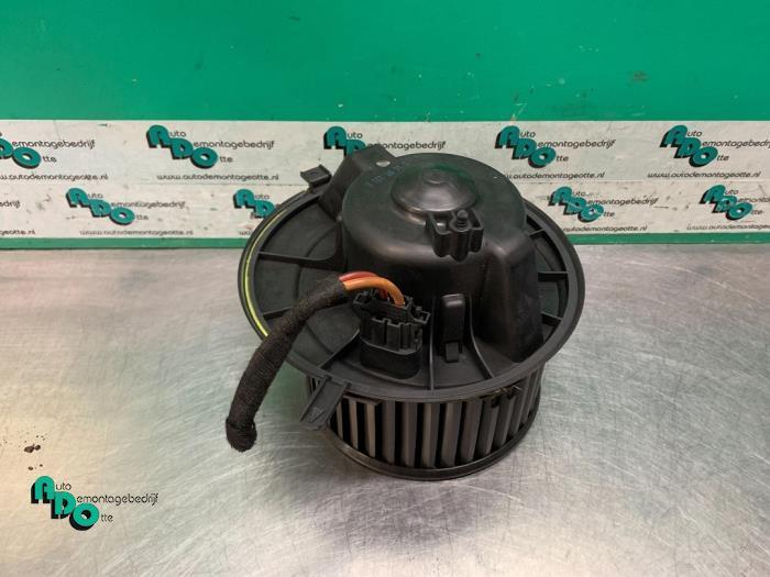 Moteur de ventilation chauffage d'un Volkswagen Jetta (Jetta, Autos : Pièces & Accessoires, Autres pièces automobiles, Volkswagen