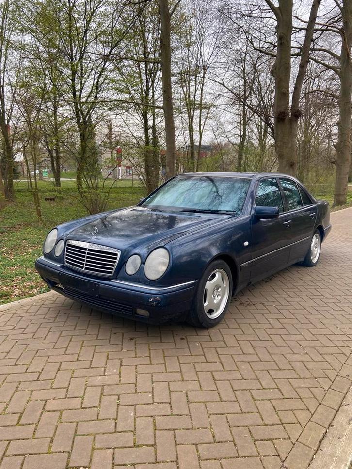 Mercedes 300D om606 handbak, Autos, Mercedes-Benz, Classe E, Diesel, Boîte manuelle, Enlèvement