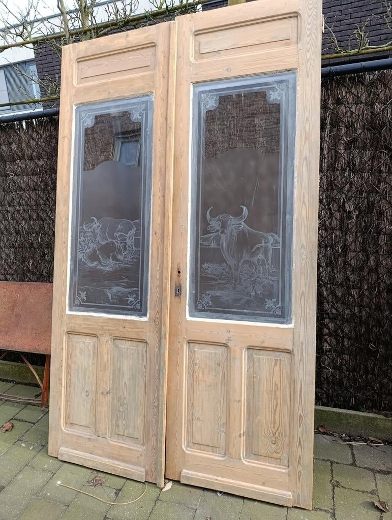 Deuren vermoedelijk uit beenhouwerij, Ophalen