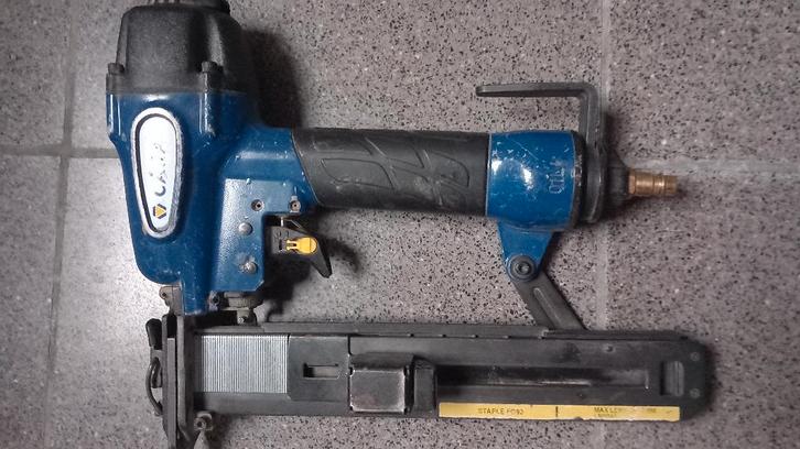 Agrafeuse Carat, Bricolage & Construction, Outillage | Autres Machines, Utilisé, Enlèvement ou Envoi