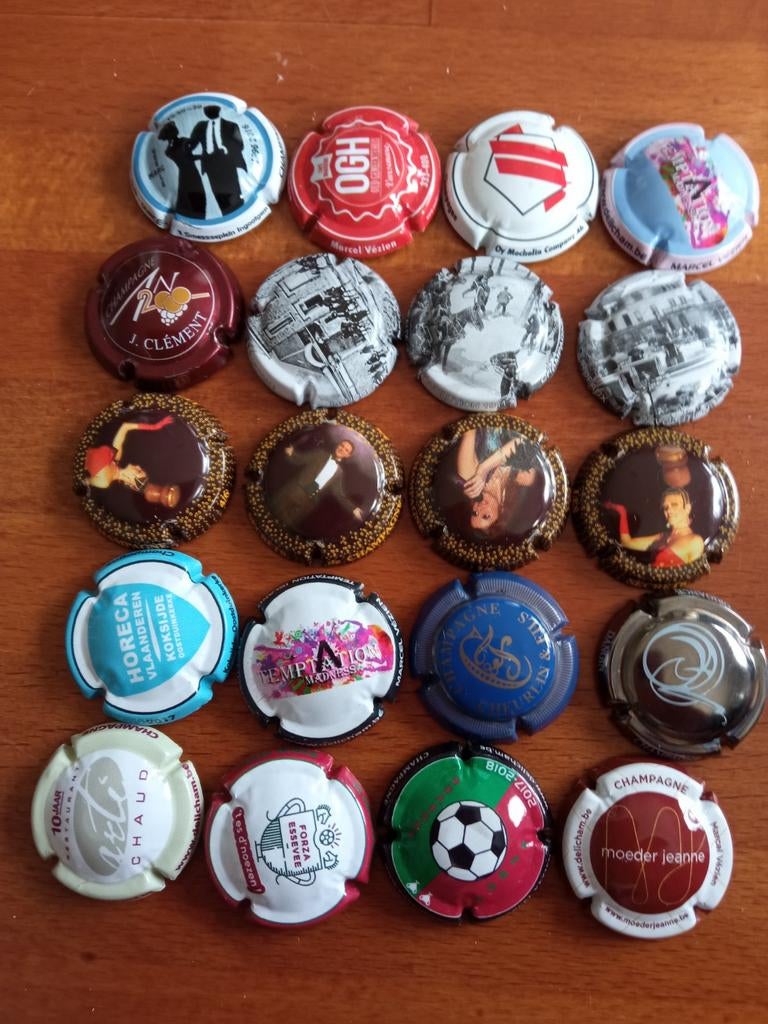 Champagne capsules lot 70, Verzamelen, Complete verzamelingen en Collecties, Verzenden