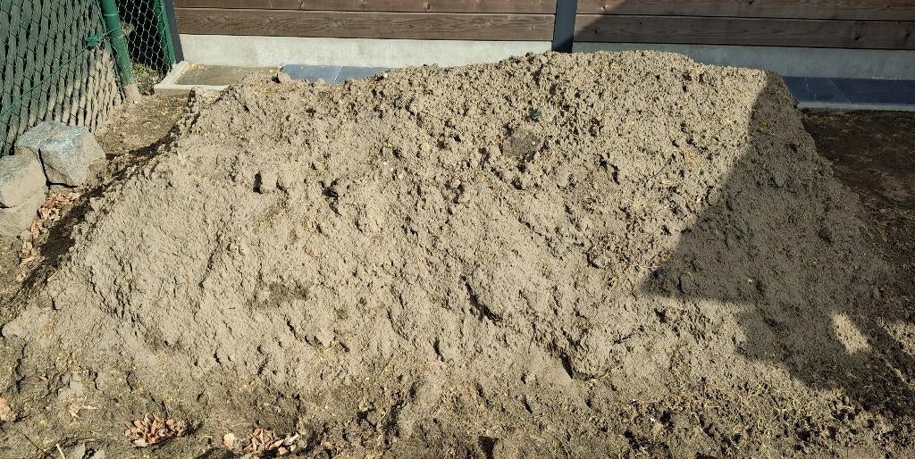 Zwarte grond te geef, Ophalen, Tuinaarde