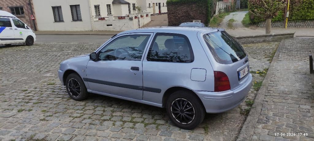 Toyota Starlet roos formulier blanco keuring rijdt perfect, Voorwielaandrijving, 4 cilinders, Starlet, Leder
