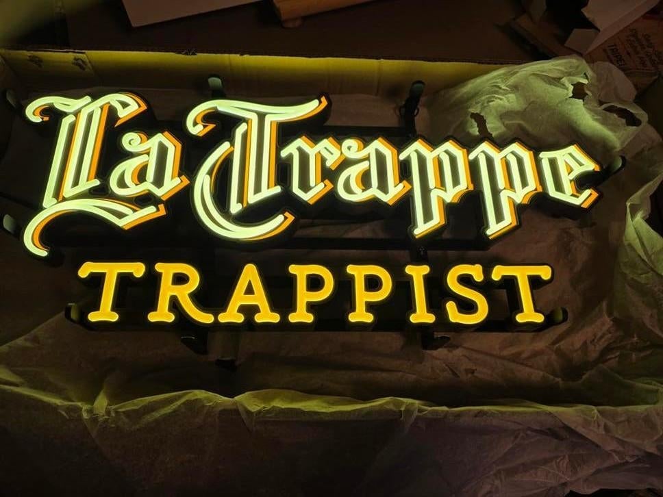 Superbe rare enseigne lumineuse  La Trappe  bicolore, Enlèvement ou Envoi, Emballage