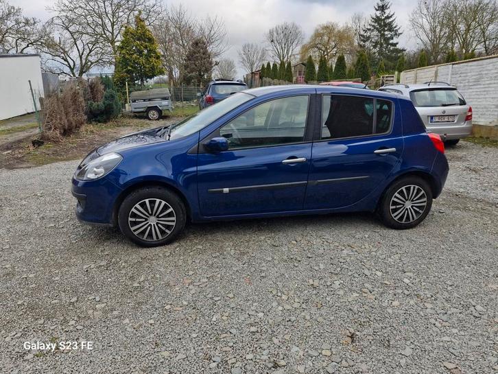 Renault clio 3 1.2i essence uniquement par téléphone, Autos, Opel, Particulier, Essence, Euro 5, 5 portes, Boîte manuelle