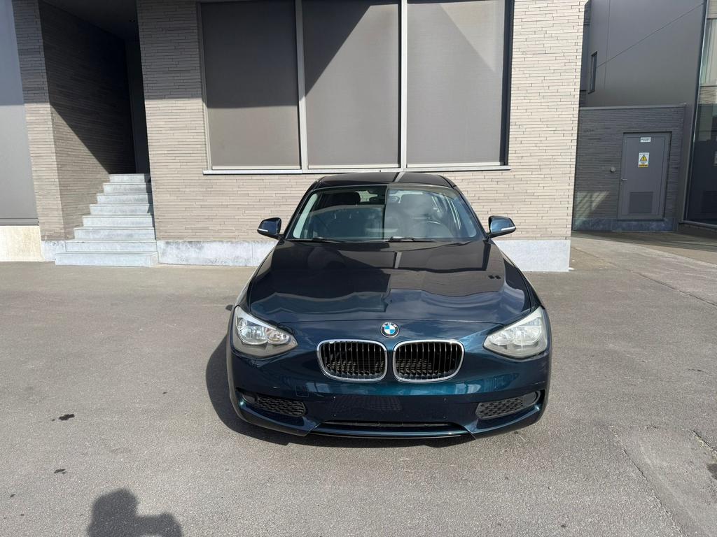 BMW 116i 2012 | 166.000km | Benzine, Auto's, BMW, 100 kW, Zwart, Blauw, Bedrijf