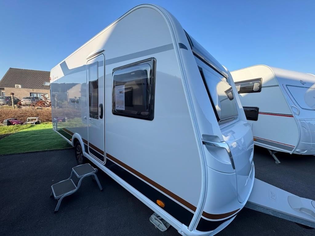 Déménageur Burstner Averso 465 TS, auvent, climatisation, Caravanes & Camping, Caravanes, Entreprise, jusqu'à 4, 1250 - 1500 kg