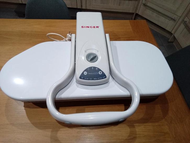 Presse à repasser, Electroménager, Fers à repasser & Planches à repasser, Comme neuf, Enlèvement