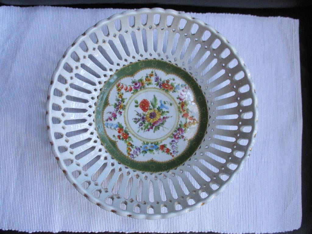 Opmerkelijke fruitmand, porselein van Moreau Frères, Antiek en Kunst, Antiek | Porselein, Ophalen of Verzenden