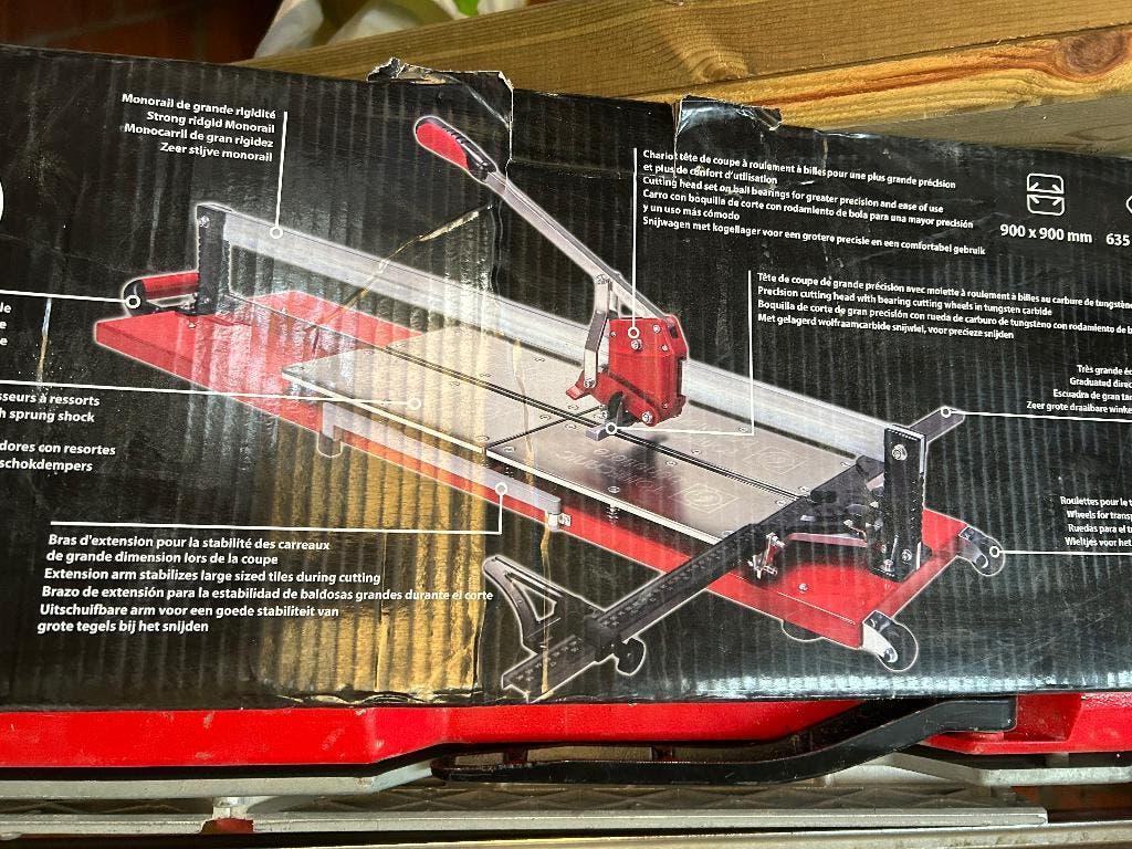 Tegelsnijder, Ophalen, Zo goed als nieuw