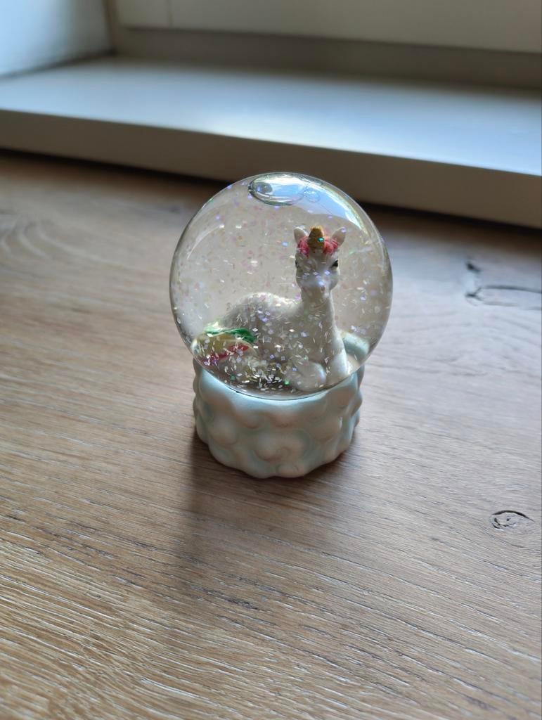 Eenhoorn sneeuwbol, Ophalen of Verzenden, Zo goed als nieuw