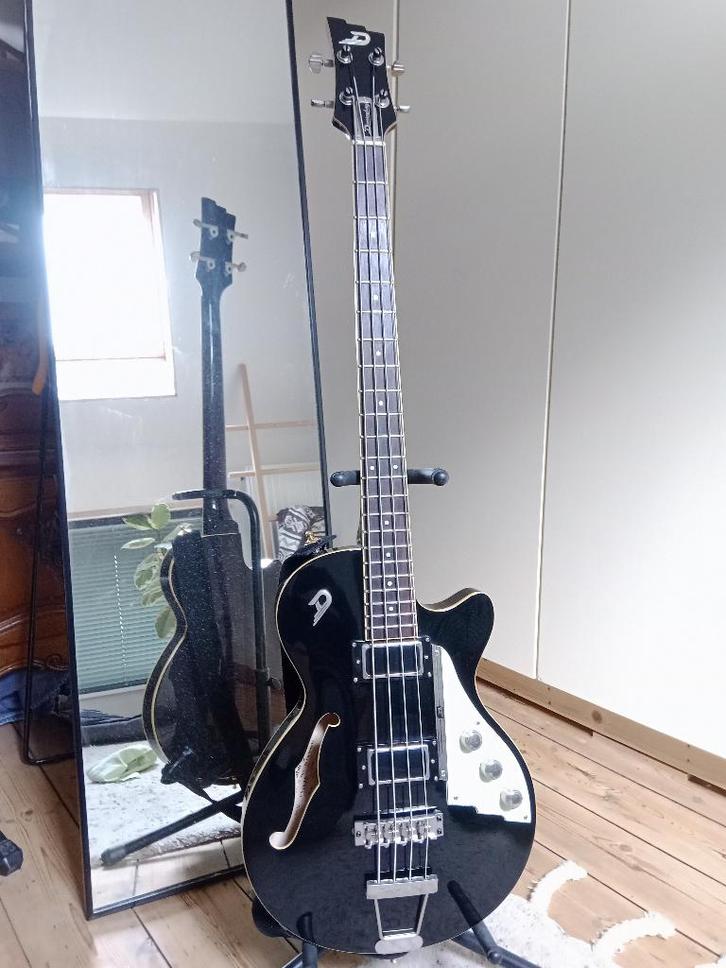 Interessepeiling: Duesenberg Star-Bass (2006, enkel ruil), Musique & Instruments, Instruments à corde | Guitares | Basses, Utilisé