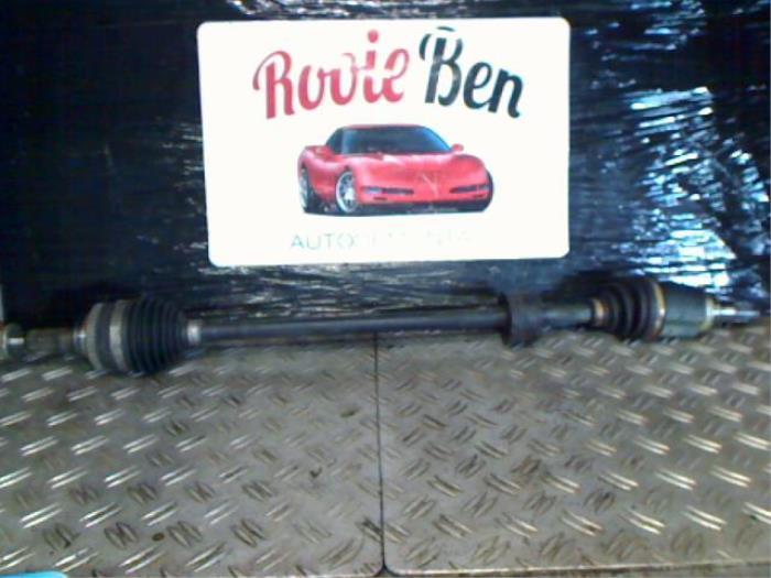 Aandrijfas rechts-voor van een Suzuki Celerio, Gebruikt, -, -, Ophalen of Verzenden