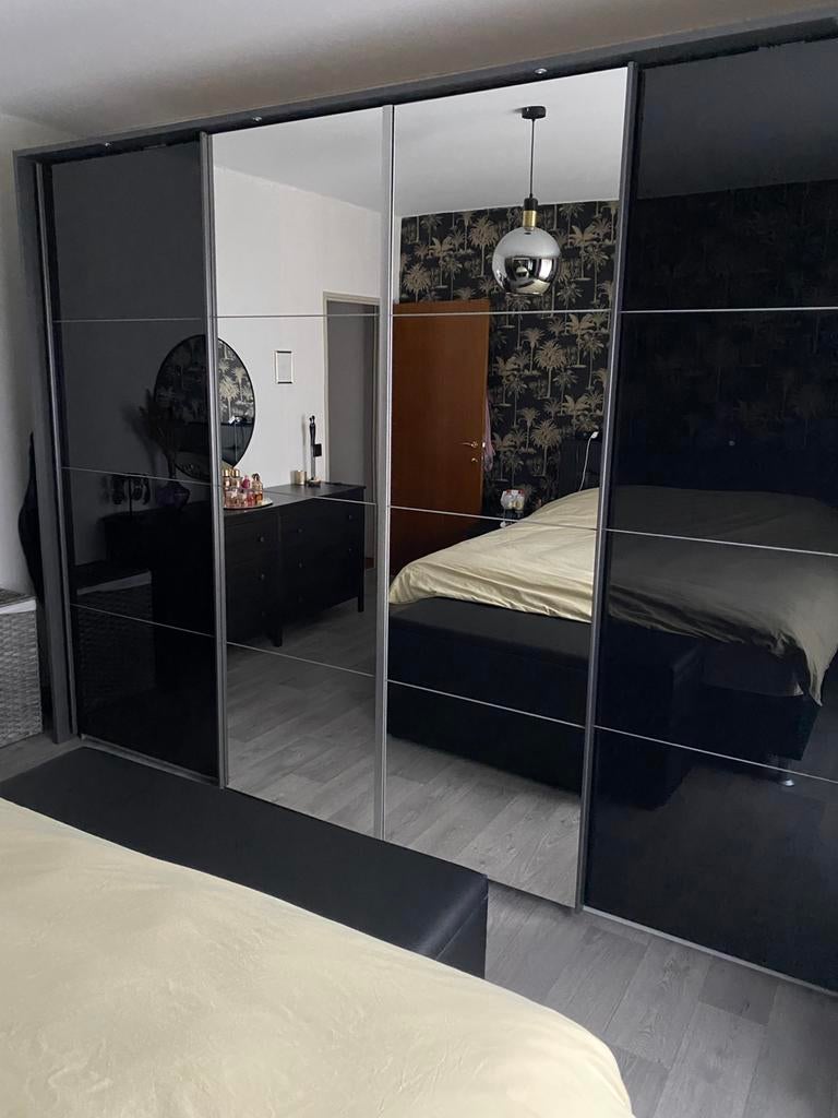 Kleerkast, Huis en Inrichting, Slaapkamer | Complete slaapkamers, Ophalen, Zo goed als nieuw