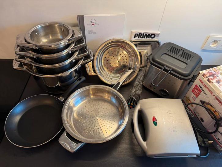 Keukenset kookpotten, pannen,friteuse-fondue, sandwich maker, Huis en Inrichting, Keuken | Potten en Pannen, Gebruikt, Pannenset
