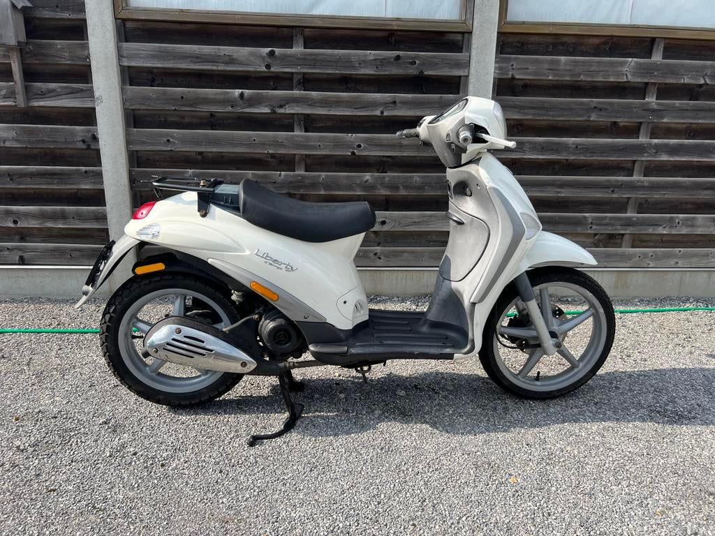 Piaggio Delivery Liberty B klasse met nieuwe banden, Ophalen, Zo goed als nieuw
