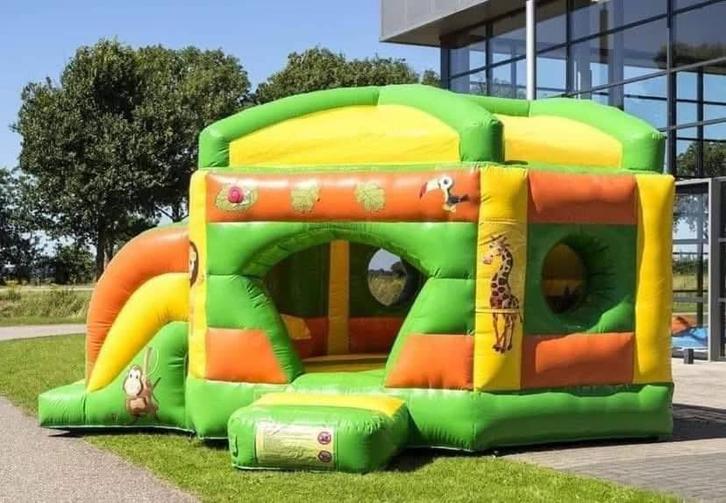 Chateau jungle avec toboggan, Hobby en Vrije tijd, Feestartikelen, Zo goed als nieuw, Overige typen, Ophalen