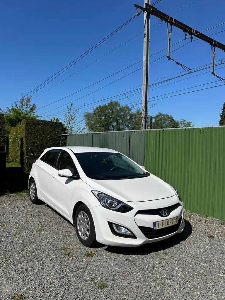 Hyundai i30 1.6 GDi style benzine, Auto's, Hyundai, Particulier, i30, ABS, Achteruitrijcamera, Airbags, Bluetooth, Boordcomputer