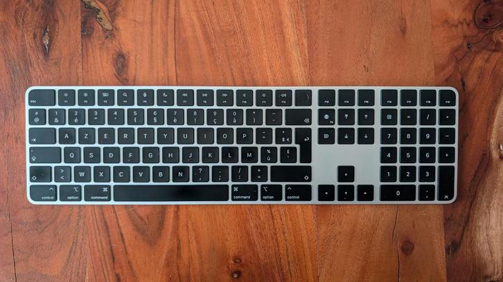 Apple Magic Keyboard with touch Id, Informatique & Logiciels, Claviers, Comme neuf, Azerty, Sans fil