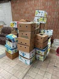 caisses " bananes " remplies d objets divers pour brocante, Enlèvement