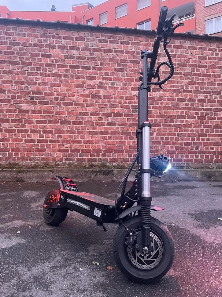 Trotinette electrique extreme 60V38.4ah 6000W 100km/h 120km, Vélos & Vélomoteurs, Trottinettes, Comme neuf, Step électrique (E-scooter)