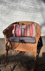 3 rotan zeteltjes met grijs zitkussen , stapelbaar, Jardin & Terrasse, Chaises de jardin, Enlèvement, Comme neuf, Rotin, Empilable