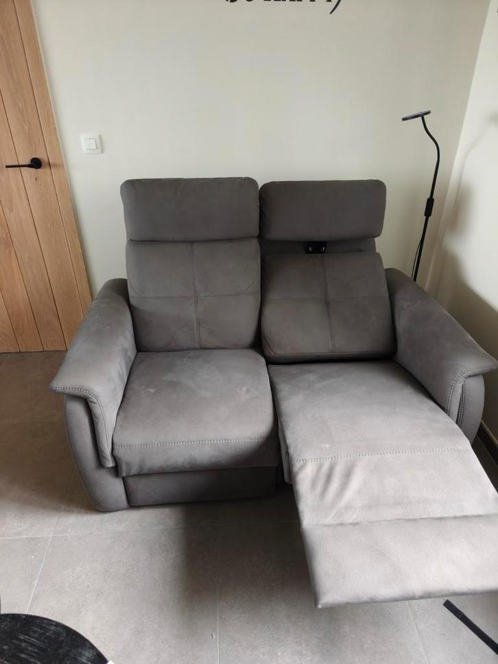 2 zetels van Belgische makelij waarvan 1 met relax functie, Huis en Inrichting, Zetels | Zetels, Zo goed als nieuw, Rechte bank