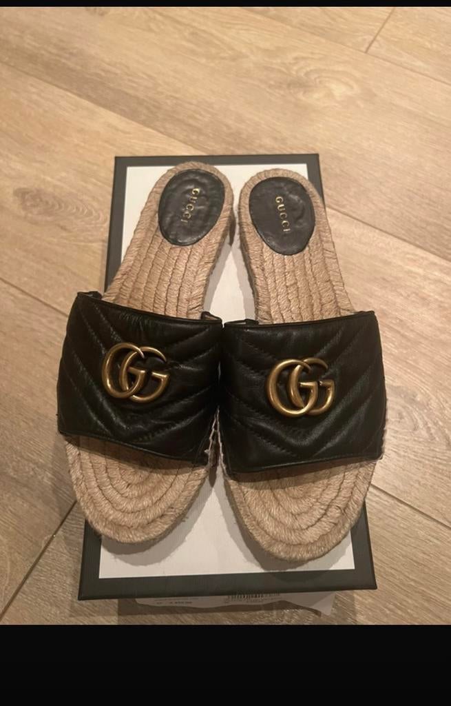 Gucci marmont slippers espadrille mt 39 zo goed als nieuw, Ophalen of Verzenden, Zo goed als nieuw, Slippers