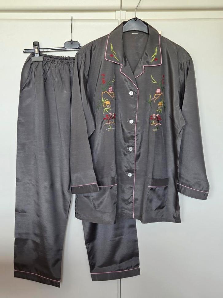 Satijnen pyjama maat medium/large, Kleding | Dames, Pyjama's, Nieuw, Ophalen of Verzenden