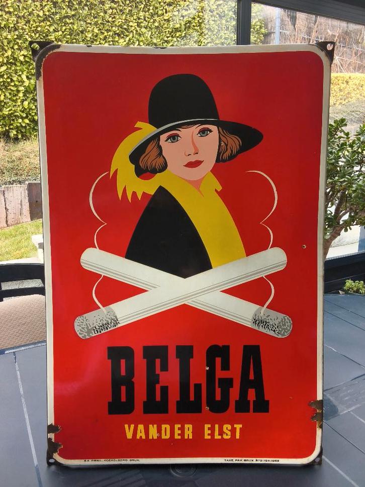 Ancienne plaque émaillée cigarettes BELGA-VANDER ELST 1953, Collections, Marques & Objets publicitaires, Utilisé, Panneau publicitaire