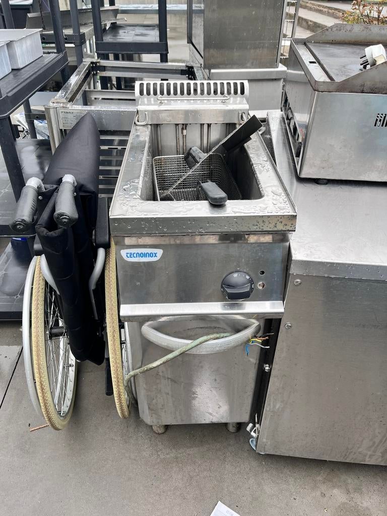 Friteuse profesionel sur pieds