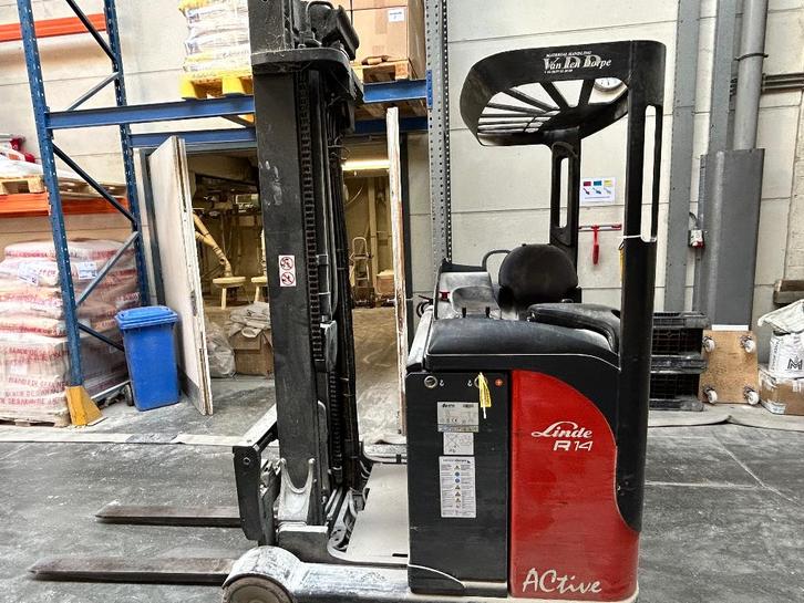 Reachtruck n2 de 2, Articles professionnels, Machines & Construction | Chariots élévateurs & Transport interne, Chariot élévateur pour allées étroites