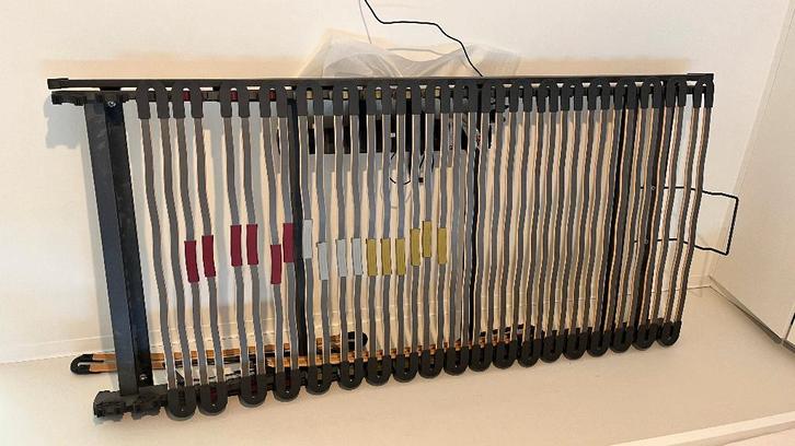 Elektrische lattenbodem voor éénpersoonsbed, Huis en Inrichting, Slaapkamer | Matrassen en Bedbodems, Gebruikt, Bedbodem, 100 cm