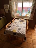 Houten keukentafel met 4 stoelen, Huis en Inrichting, Ophalen, Zo goed als nieuw
