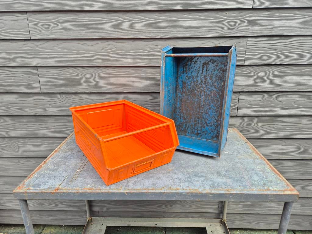 Set van 2 Vintage Industriële Metalen Stapelbakken (#2), Ophalen of Verzenden