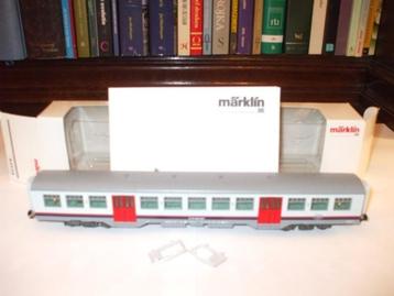Märklin 43539 M2 NMBS rijtuig voorzien  van witte balgen beschikbaar voor biedingen