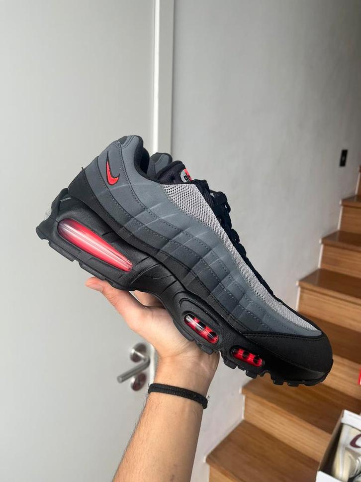 Nike Air Max 95 OG Crimson (47.5), Kleding | Heren, Schoenen, Nieuw, Sneakers, Zwart, Ophalen of Verzenden