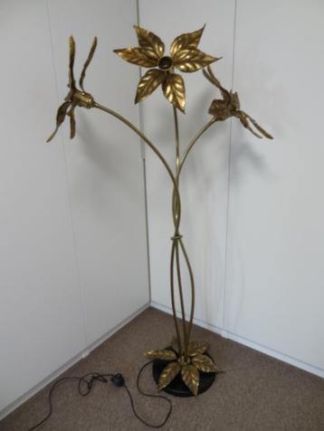 Grand lampadaire vintage doré par Willy Daro 