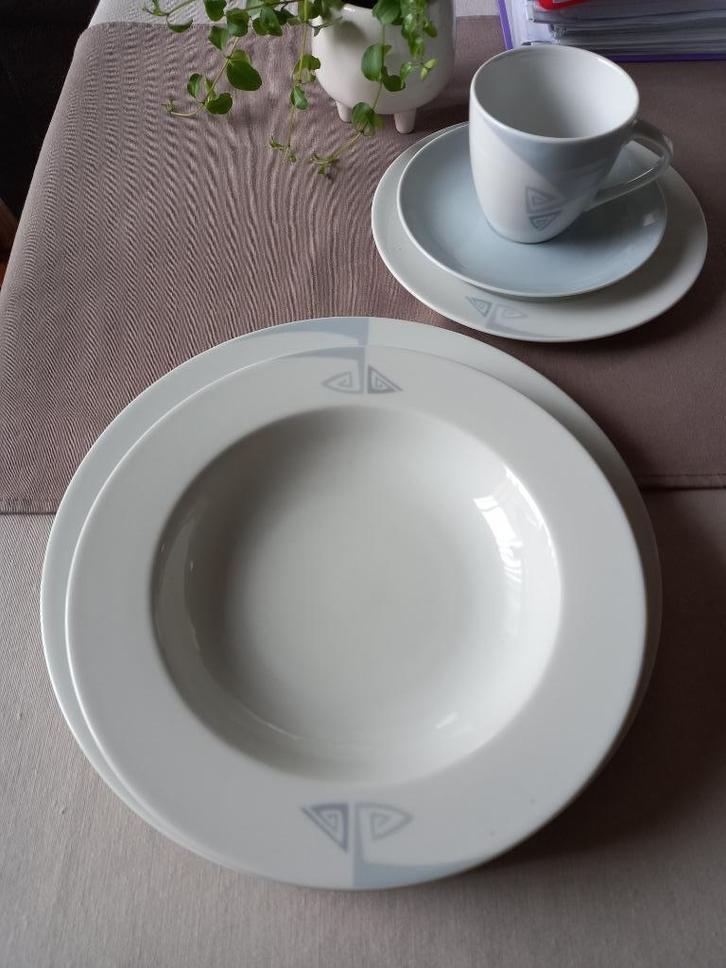 eet- en koffieservies 8 pers, Antiek en Kunst, Antiek | Porselein, Ophalen