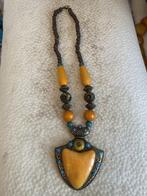 Tibetan Necklace with Yellow Stone Egg, Handtassen en Accessoires, Antieke sieraden, Ophalen of Verzenden, Overige materialen