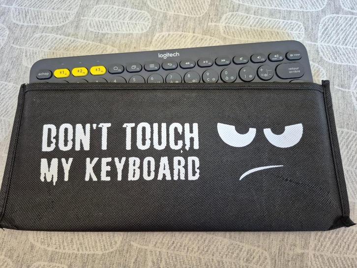 Logitech K380 Clavier sans Fil avec housse, Computers en Software, Toetsenborden, Gebruikt, Azerty, Draadloos, Ophalen of Verzenden