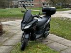 Aprilia SXR 50 2022, 2200km's, onderhoud OK, Fietsen en Brommers, Ophalen of Verzenden