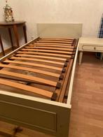 Slaapkamer met twee eenpersoonsbedden, Huis en Inrichting, Slaapkamer | Bedden, Grijs, 90 cm, Gebruikt, Hout