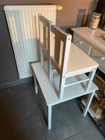 Table et deux chaises en bois couleur blanc pour enfants, Zo goed als nieuw, Stoel(en)