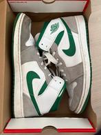 Air Jordan 1 Mid Grey Green, Kleding | Heren, Schoenen, Overige kleuren, Ophalen of Verzenden, Sneakers, Gedragen
