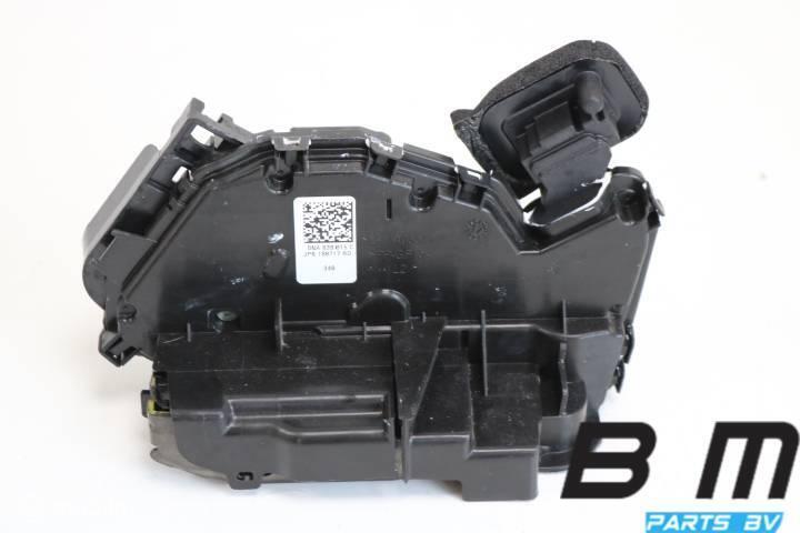 Portierslot links achter VW Golf Sportsvan 5NA839015C, Auto-onderdelen, Interieur en Bekleding, Gebruikt
