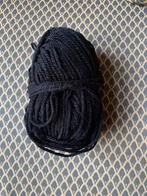 1 pelote de laine noire 100gr, Hobby & Loisirs créatifs, Comme neuf, Enlèvement ou Envoi